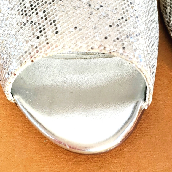 LIKE NEW: CLEAR BOTTOM PRINCESS WEDGES - Picture 9 of 11